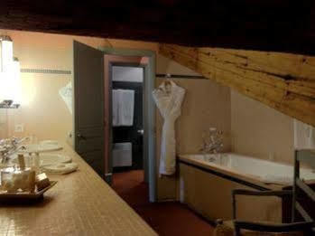 De Peint - Et Restaurant 5* Arles