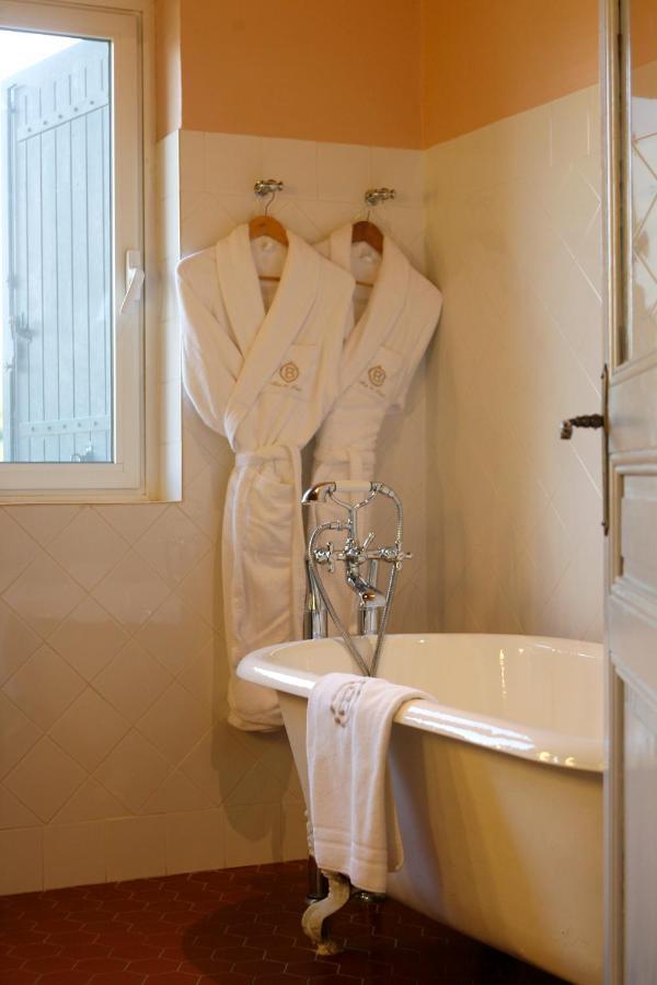 De Peint - Et Restaurant 5* Arles